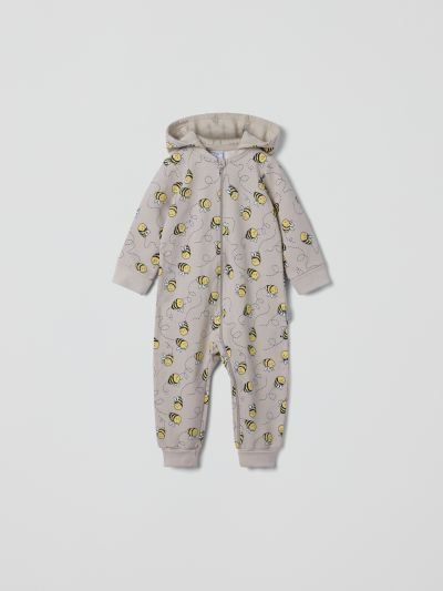 Polarn O. Pyret Collegehaalari mehiläiskuviolla