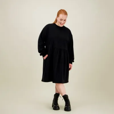 Can't Stop Dreaming Ruffle Sweater Dress -Collegemekko | Licorice - L, kuva 1 / 1