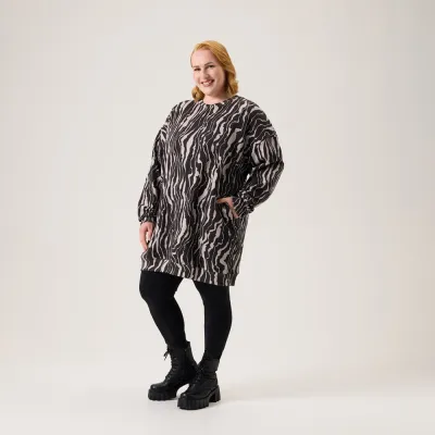 Metsola Traces Sweater Dress -Collegemekko | Licorice - S, kuva 1 / 1